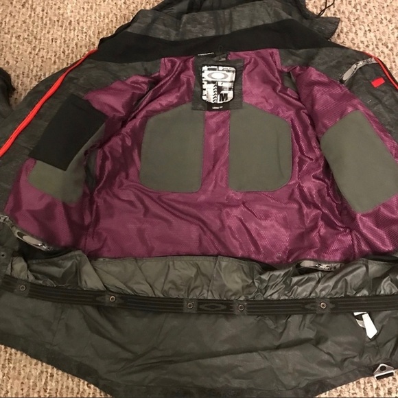 🏂Oakley Womens Snow Jacket - Picture 3 of 6